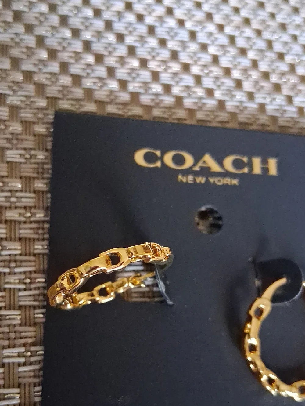 Coach Small Linked C Hoops NWT - Picture 3 of 8